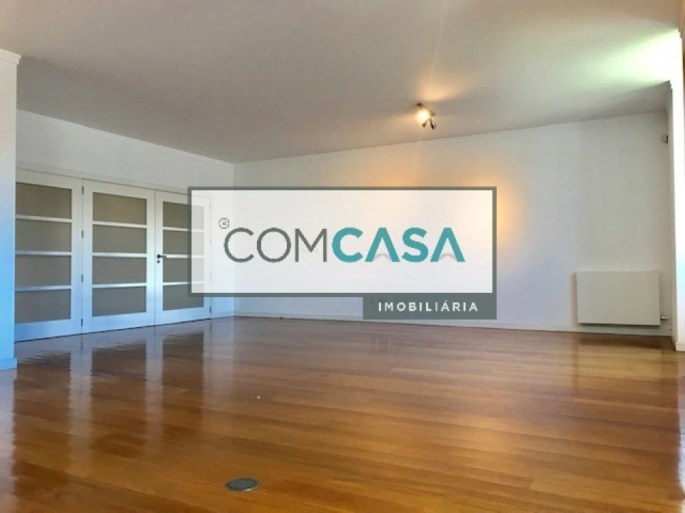 Apartamento T4 para Venda em Lordelo do Ouro e Massarelos Foto 8