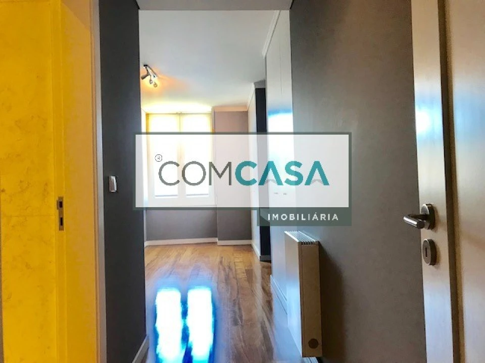 Apartamento T4 para Venda em Lordelo do Ouro e Massarelos Foto 19