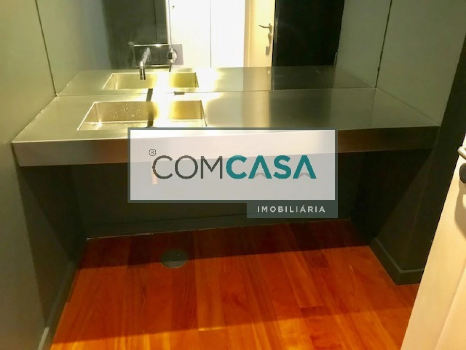 Apartamento T4 para Venda em Lordelo do Ouro e Massarelos Foto 11