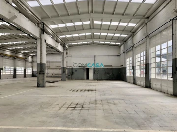 Loja para Arrendamento em São Mamede de Infesta e Senhora da Hora