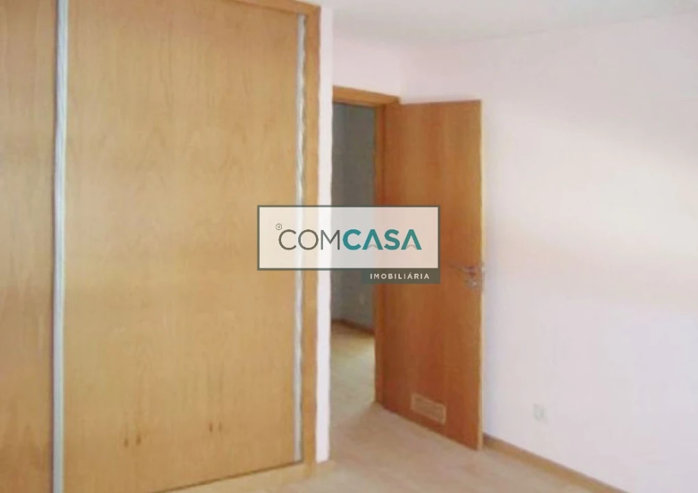 Apartamento T5 para Venda em Campanhã Foto 12