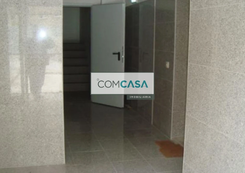 Apartamento T5 para Venda em Campanhã Foto 13