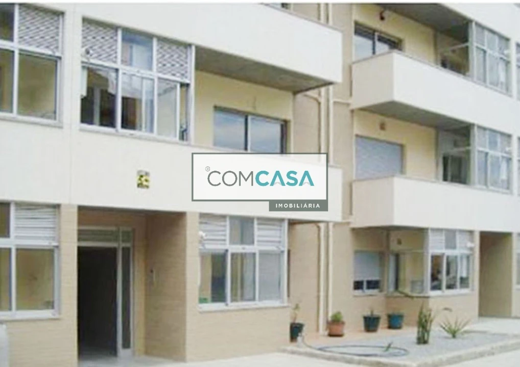 Apartamento T5 para Venda em Campanhã Foto 2