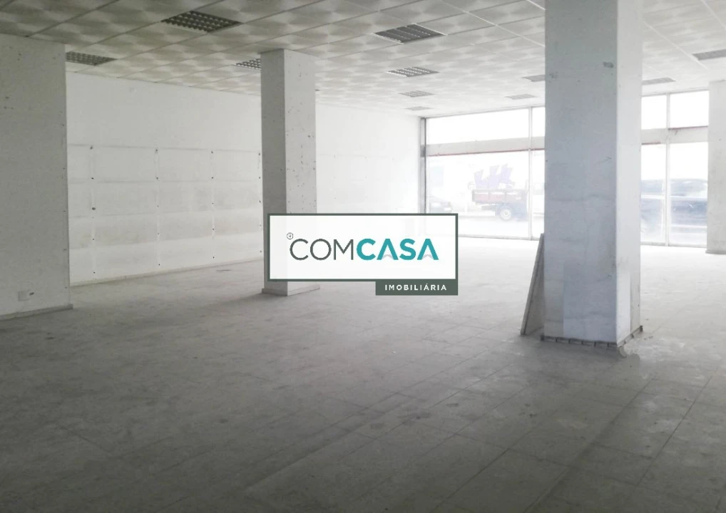 Loja para Arrendamento em Bonfim Foto 1