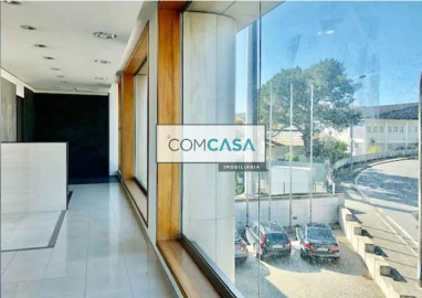 Loja para Arrendamento em Ramalde