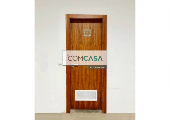 Loja para Arrendamento em Ramalde Foto 11