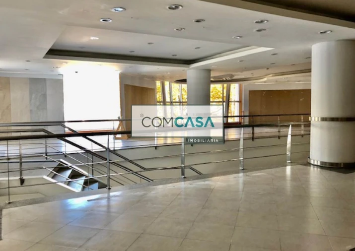 Loja para Arrendamento em Ramalde Foto 22