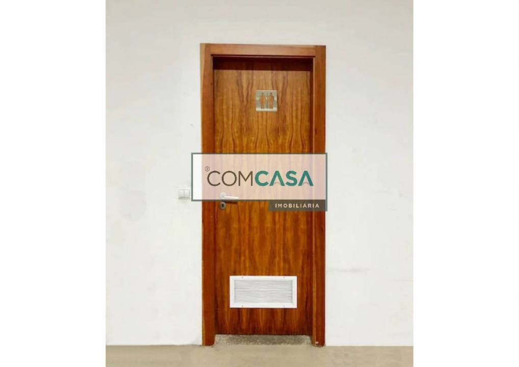 Loja para Arrendamento em Ramalde Foto 11