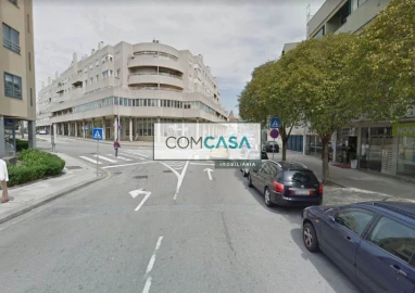 Loja para Arrendamento em Lordelo do Ouro e Massarelos