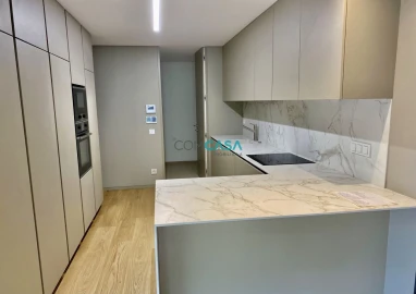Moradia T4 para Venda em Aldoar, Foz do Douro e Nevogilde