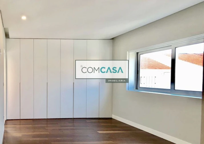 Moradia T4 para Venda em Vila Nova da Telha Foto 16