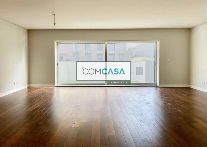 Moradia T4 para Venda em Vila Nova da Telha Foto 12