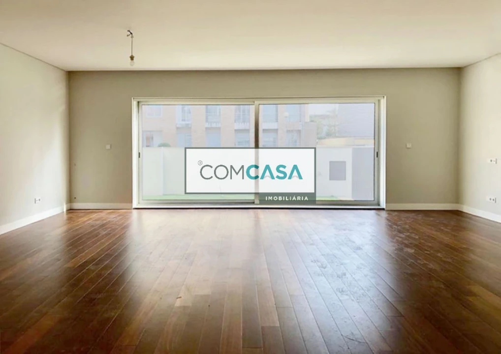 Moradia T4 para Venda em Vila Nova da Telha Foto 12