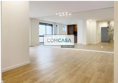 Apartamento T4 para Venda em Cedofeita, Santo Ildefonso, Sé, Miragaia, São Nicolau e Vitória