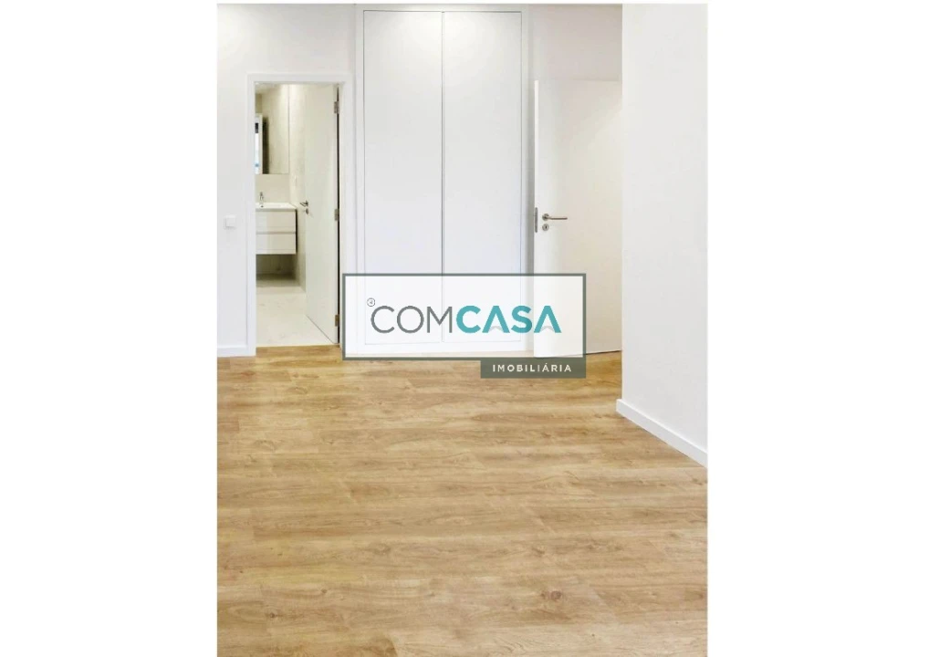 Apartamento T4 para Venda em Cedofeita, Santo Ildefonso, Sé, Miragaia, São Nicolau e Vitória Foto 8