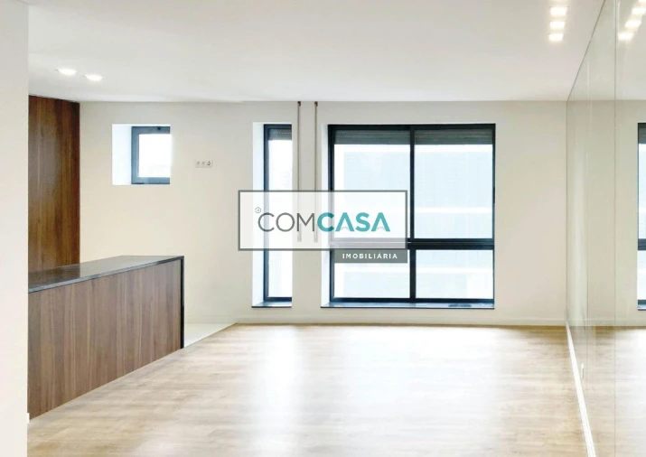 Apartamento T4 para Venda em Cedofeita, Santo Ildefonso, Sé, Miragaia, São Nicolau e Vitória Foto 3