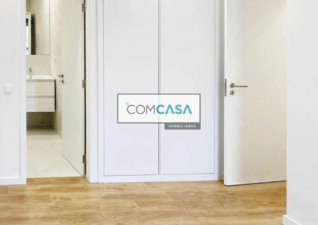 Apartamento T4 para Venda em Cedofeita, Santo Ildefonso, Sé, Miragaia, São Nicolau e Vitória Foto 7