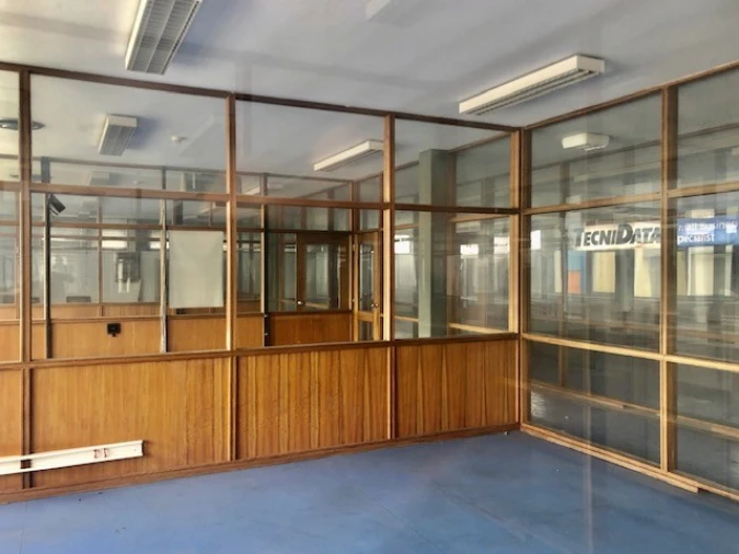 Loja para Arrendamento em Ramalde Foto 3