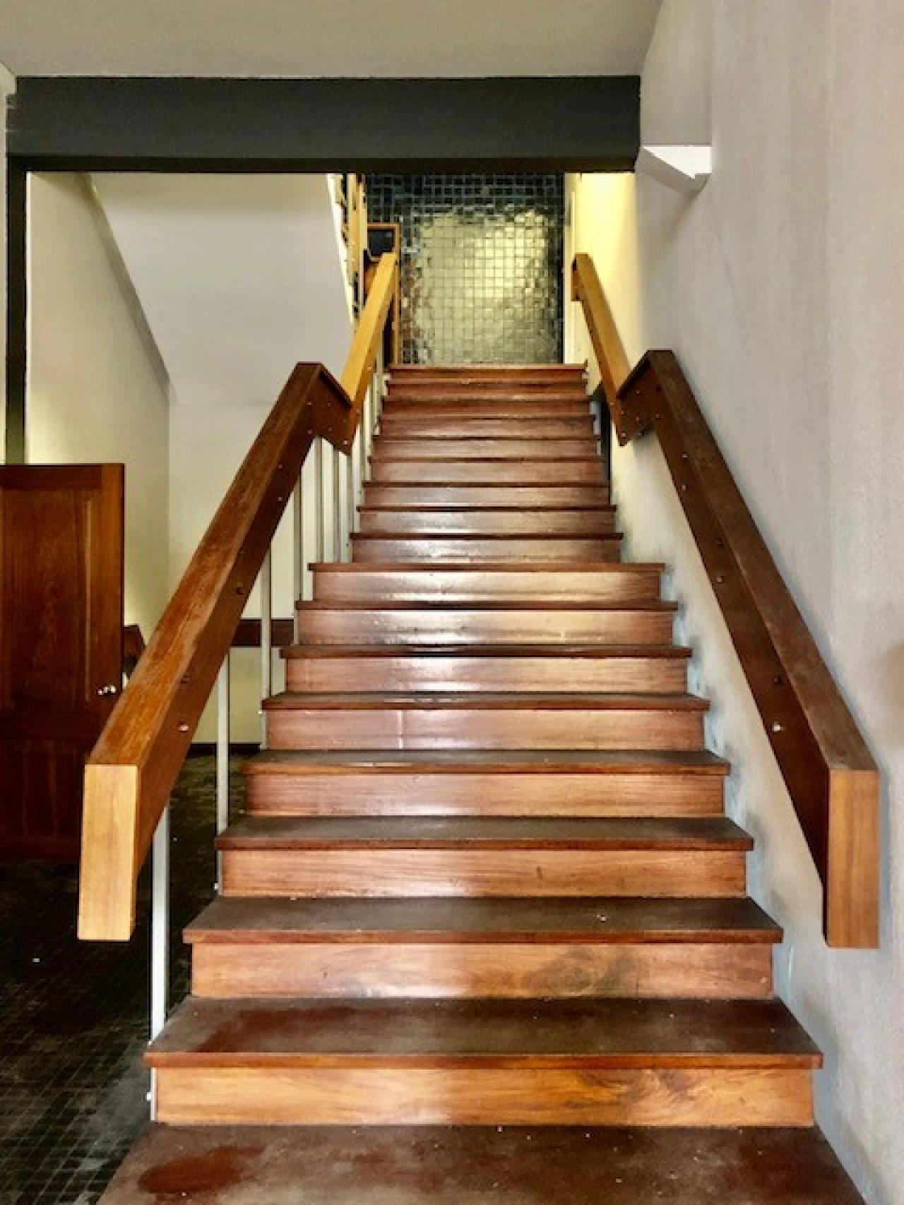 Loja para Arrendamento em Ramalde Foto 9