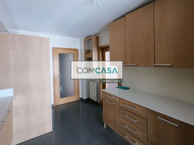 Apartamento T3 para Venda em Ramalde Foto 16