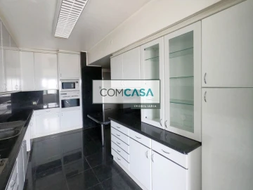Apartamento T3 para Venda em Lordelo do Ouro e Massarelos