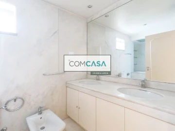 Apartamento T3 para Venda em Lordelo do Ouro e Massarelos