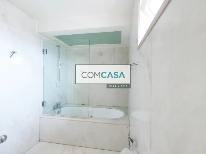Apartamento T3 para Venda em Lordelo do Ouro e Massarelos Foto 13