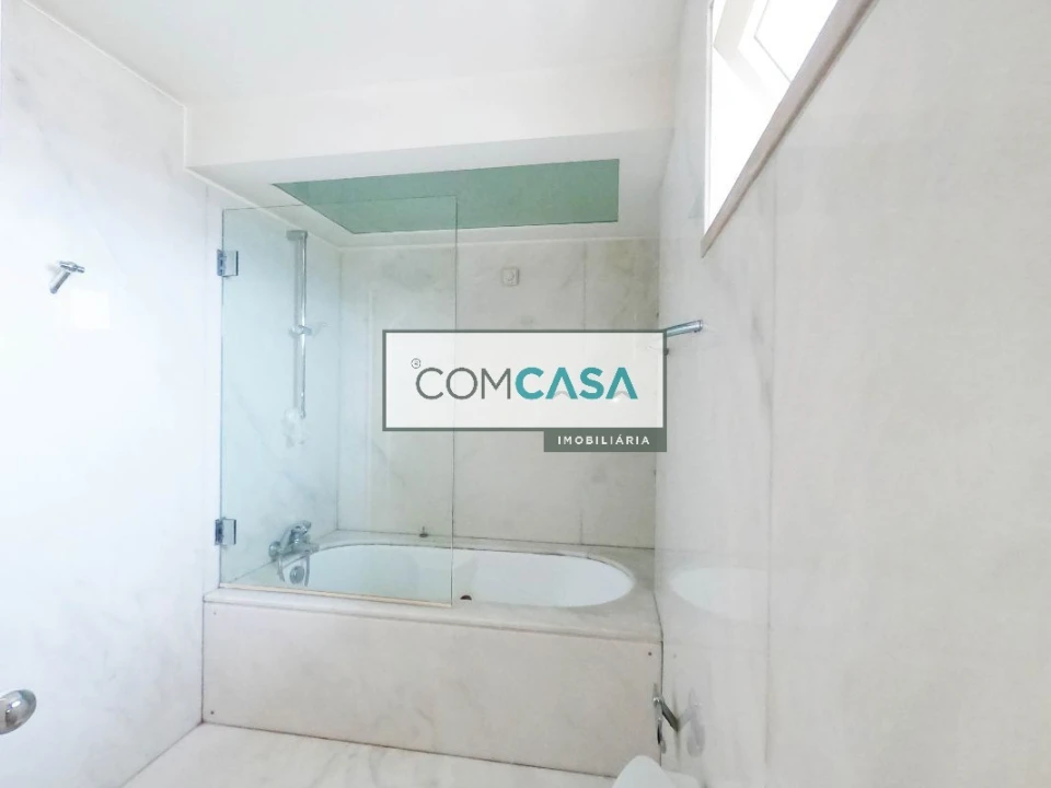 Apartamento T3 para Venda em Lordelo do Ouro e Massarelos Foto 13