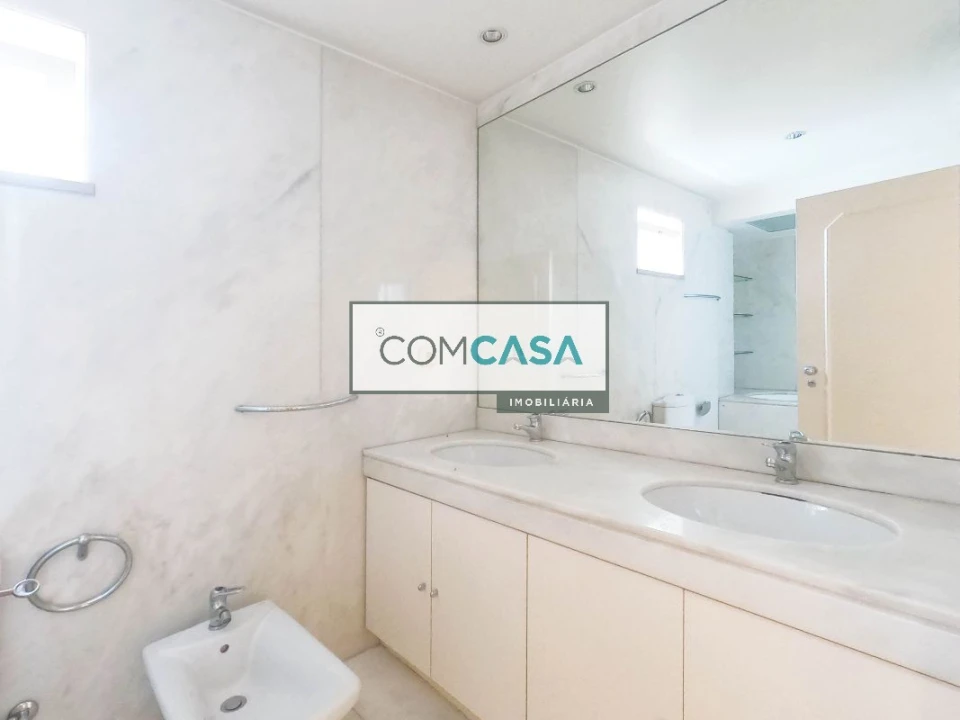Apartamento T3 para Venda em Lordelo do Ouro e Massarelos Foto 12