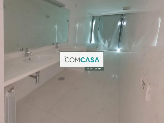 Moradia T4 para Venda em Aldoar, Foz do Douro e Nevogilde Foto 9