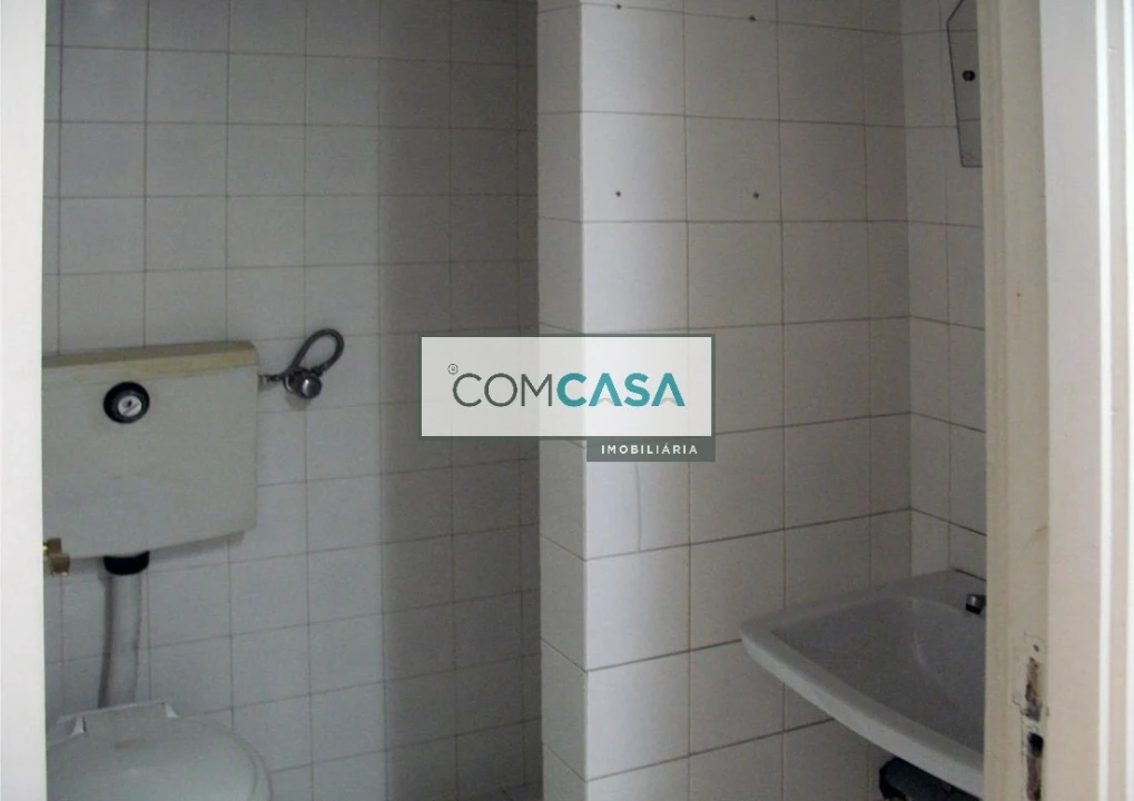 Loja para Arrendamento em Ramalde Foto 26