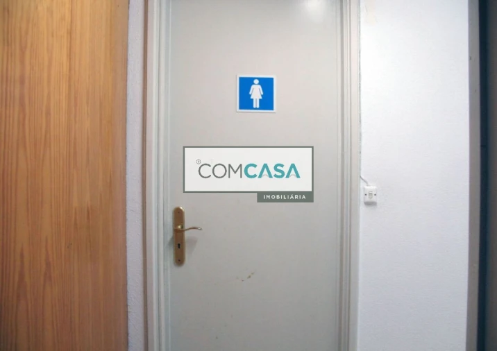 Loja para Arrendamento em Ramalde Foto 25