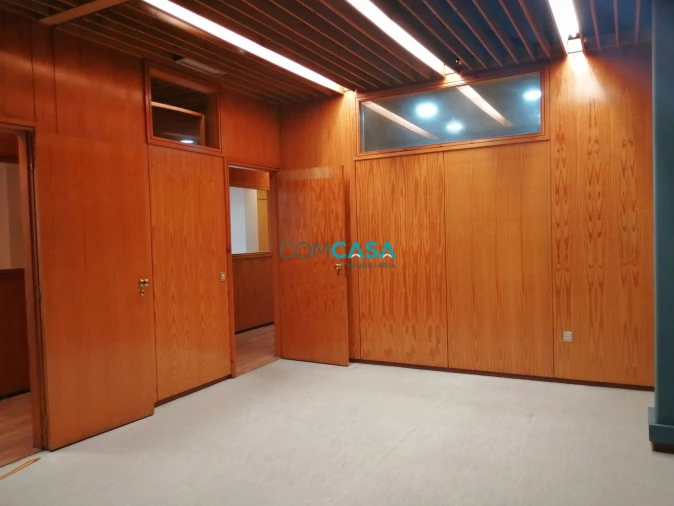 Loja para Arrendamento em Ramalde Foto 15