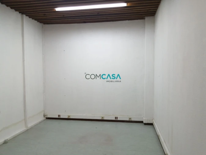 Loja para Arrendamento em Ramalde Foto 24