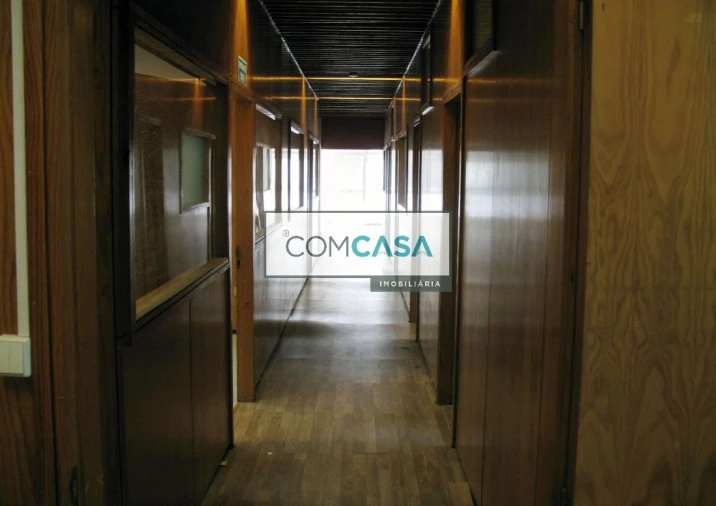 Loja para Arrendamento em Ramalde Foto 6