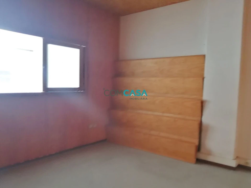 Loja para Arrendamento em Ramalde Foto 10