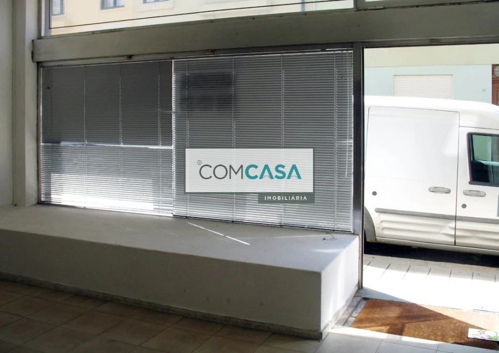 Loja para Arrendamento em Ramalde Foto 2