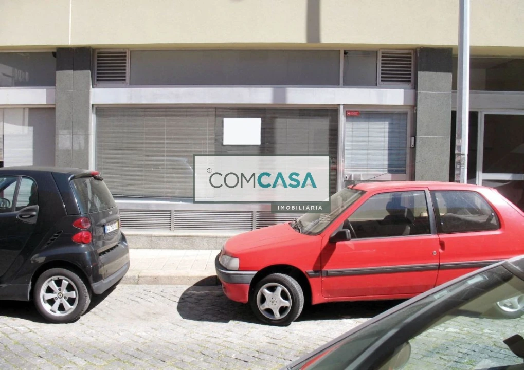 Loja para Arrendamento em Ramalde Foto 1