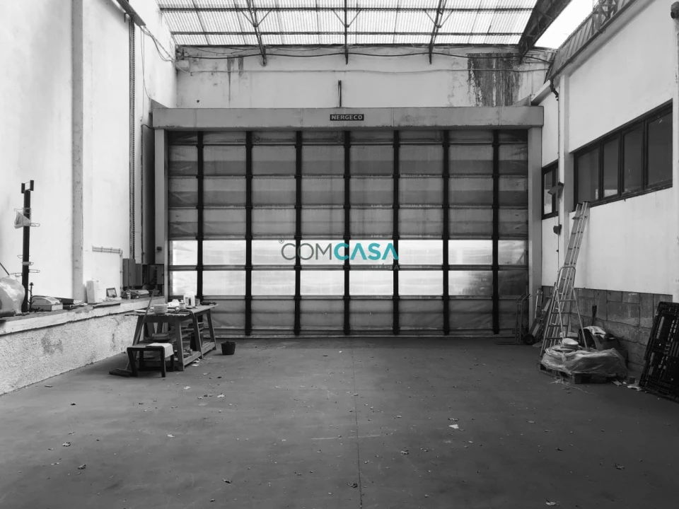 Loja para Arrendamento em Ramalde Foto 10