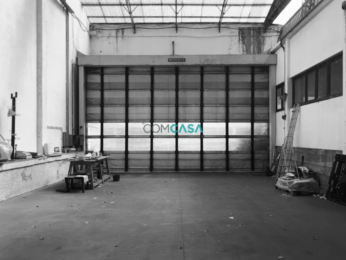 Loja para Arrendamento em Ramalde Foto 10