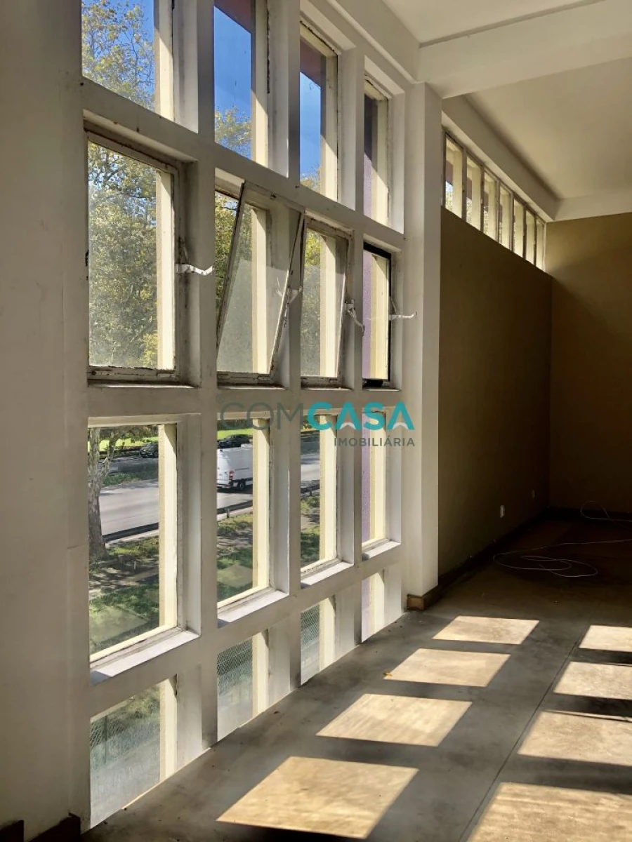 Loja para Arrendamento em Ramalde Foto 11