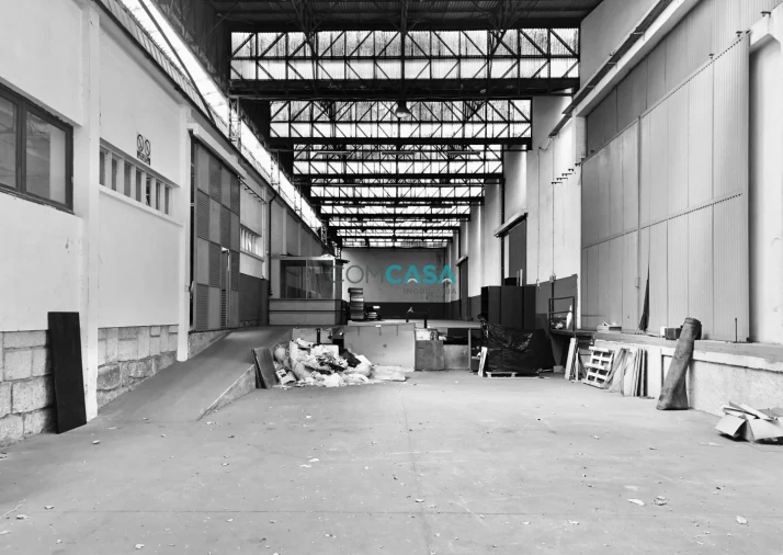 Loja para Arrendamento em Ramalde Foto 8