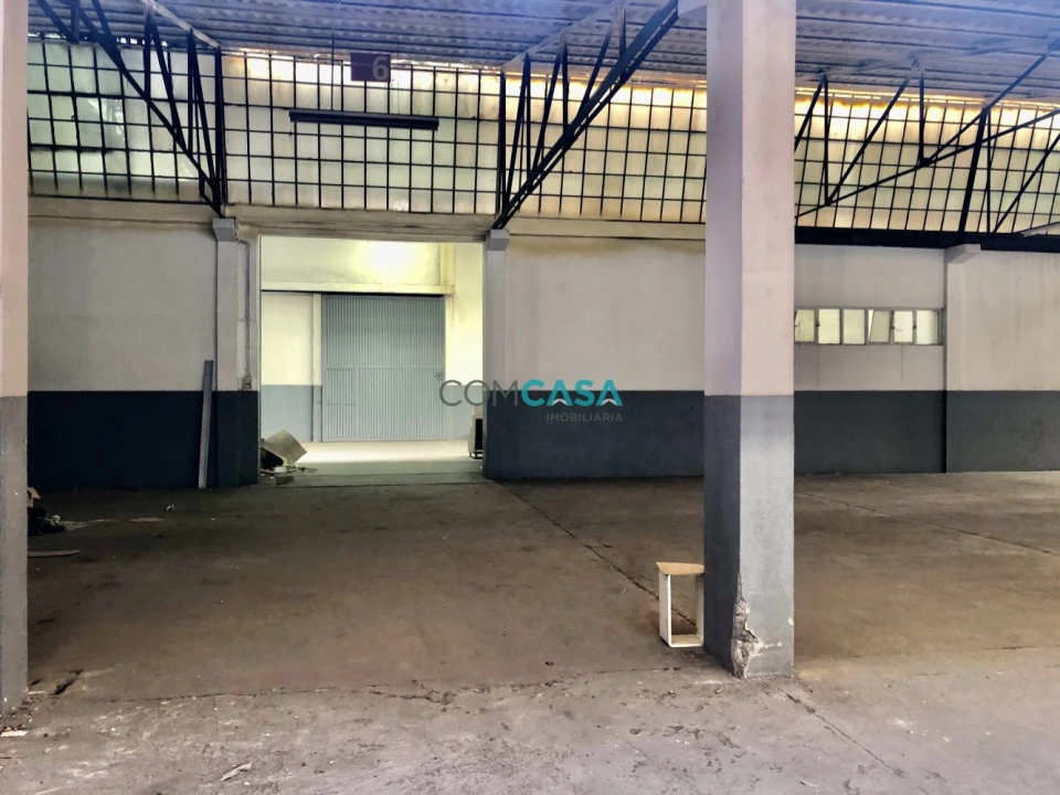 Loja para Arrendamento em Ramalde Foto 2