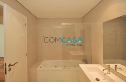 Apartamento T4 para Venda em Ramalde