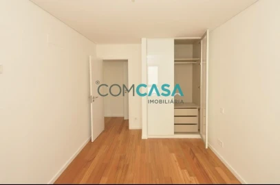 Apartamento T4 para Venda em Ramalde