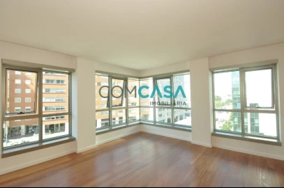 Apartamento T4 para Venda em Ramalde