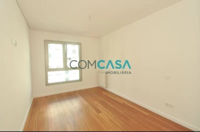 Apartamento T4 para Venda em Ramalde