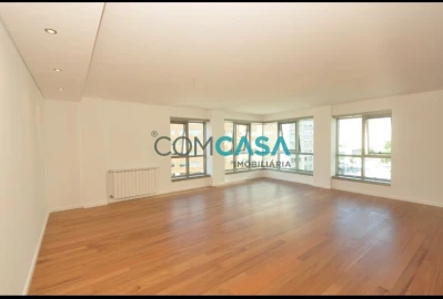 Apartamento T4 para Venda em Ramalde