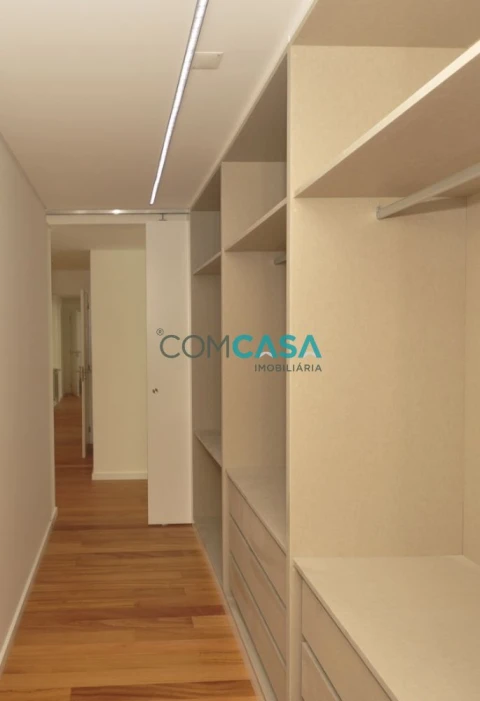 Apartamento T4 para Venda em Ramalde