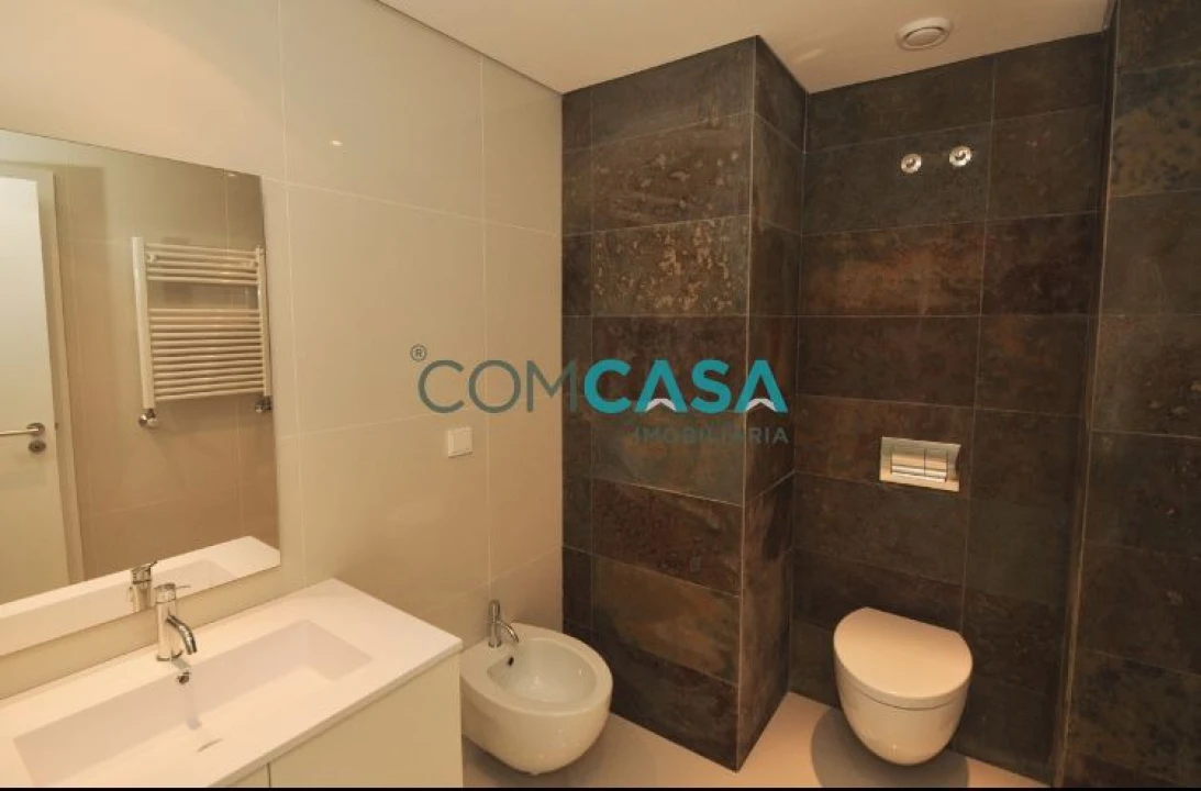 Apartamento T4 para Venda em Ramalde Foto 16